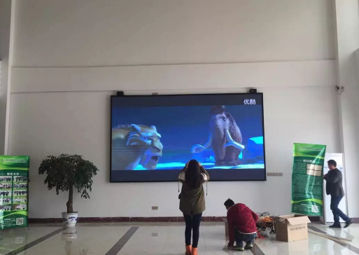 LED全彩顯示屏如何與移動設(shè)備連接?？長沙吉進(jìn)電子告訴你